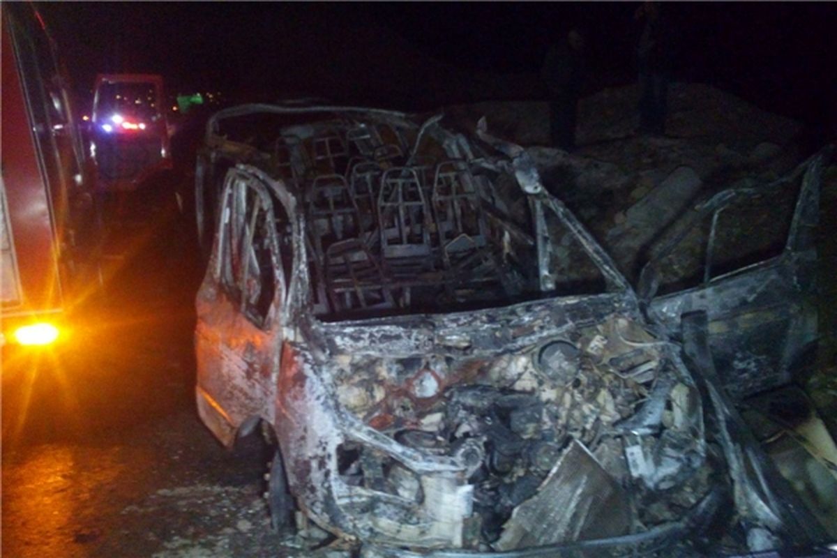 ۱۵ کشته و مصدوم در آتش‌سوزی خودرو ون