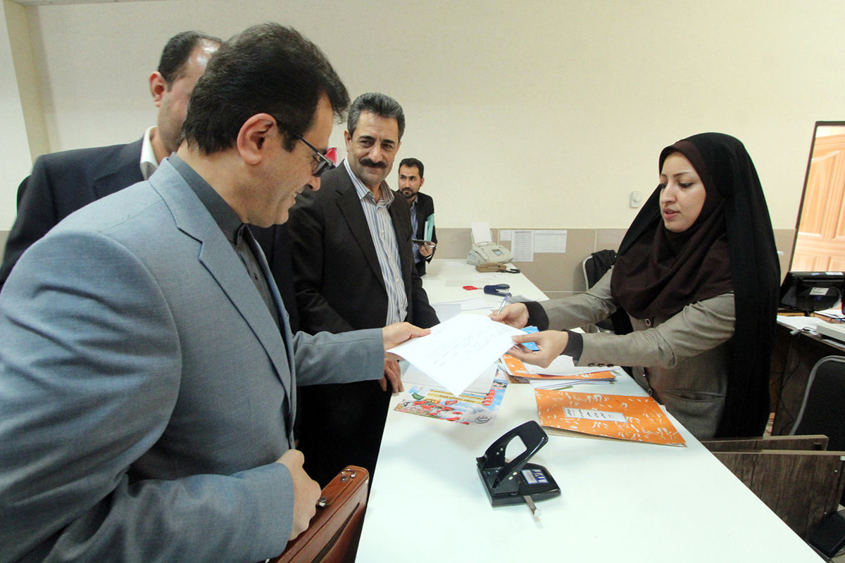 ۲۳۵ کاندیدادر حوزه انتخابیه شیراز برای  انتخابات مجلس ثبت نام کردند