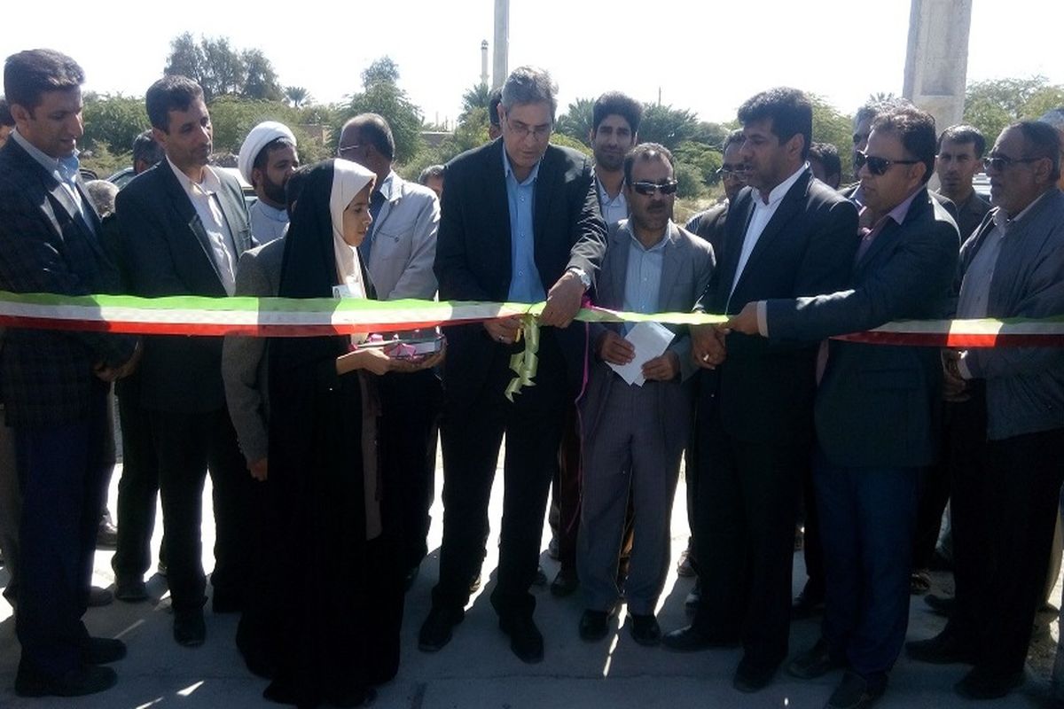 پنج پروژه عمرانی در اولین روز دهه فجر در شهرستان میناب افتتاح شد