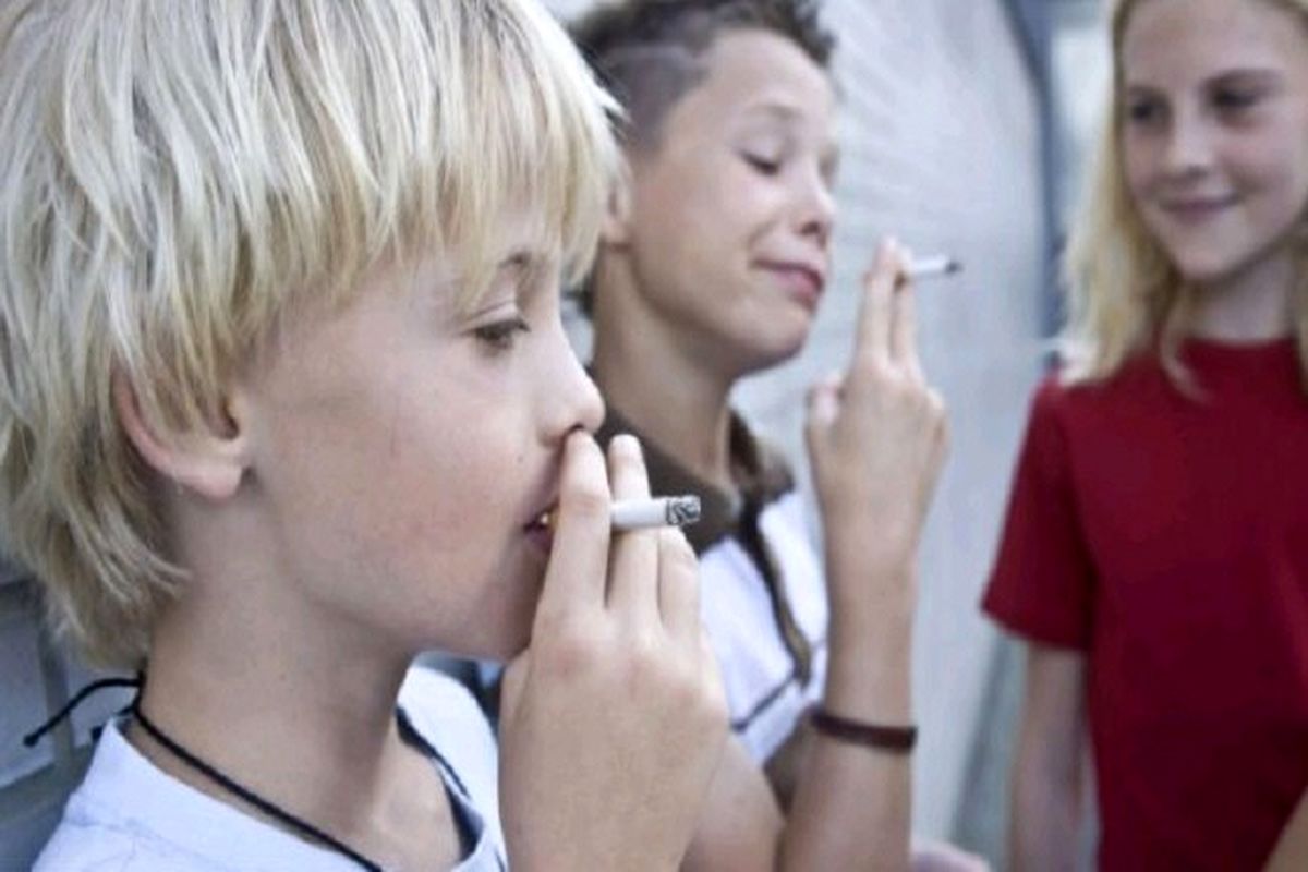 استعمال دخانیات در مدارس آزاد است