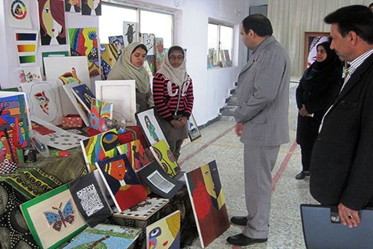 نمایشگاه دست ساخته های دانش آموزان در بندرعباس برپا شد