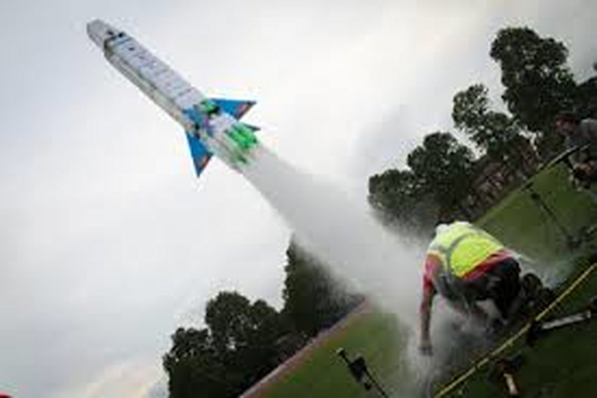 اولین جشنواره بازی های هوایی در مجموعه تفریحی باغ فدک