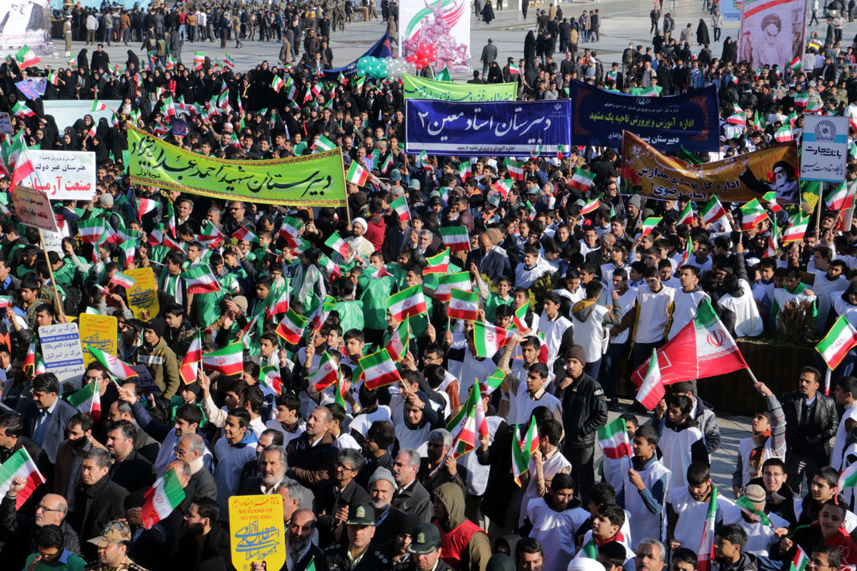 راهپیمایی ۲۲ بهمن در مشهد مقدس آغاز شد