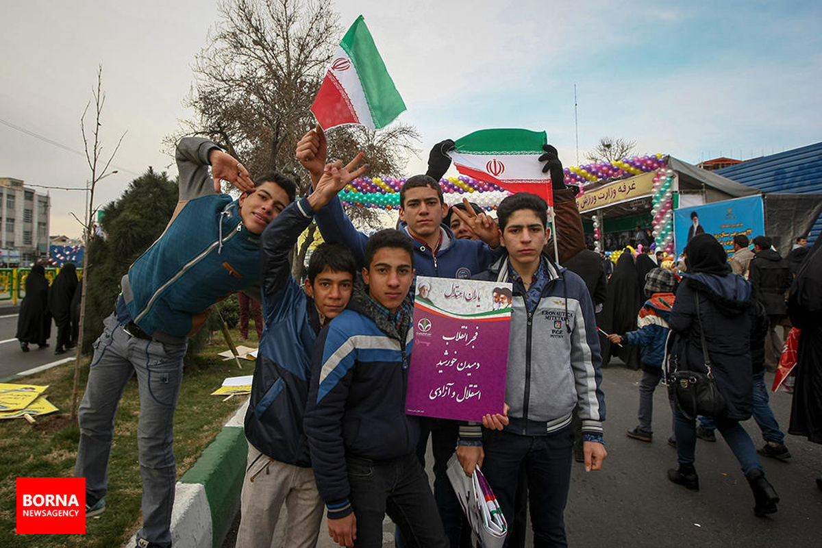 حضور گسترده نوجوانان در راهپیمایی ۲۲ بهمن