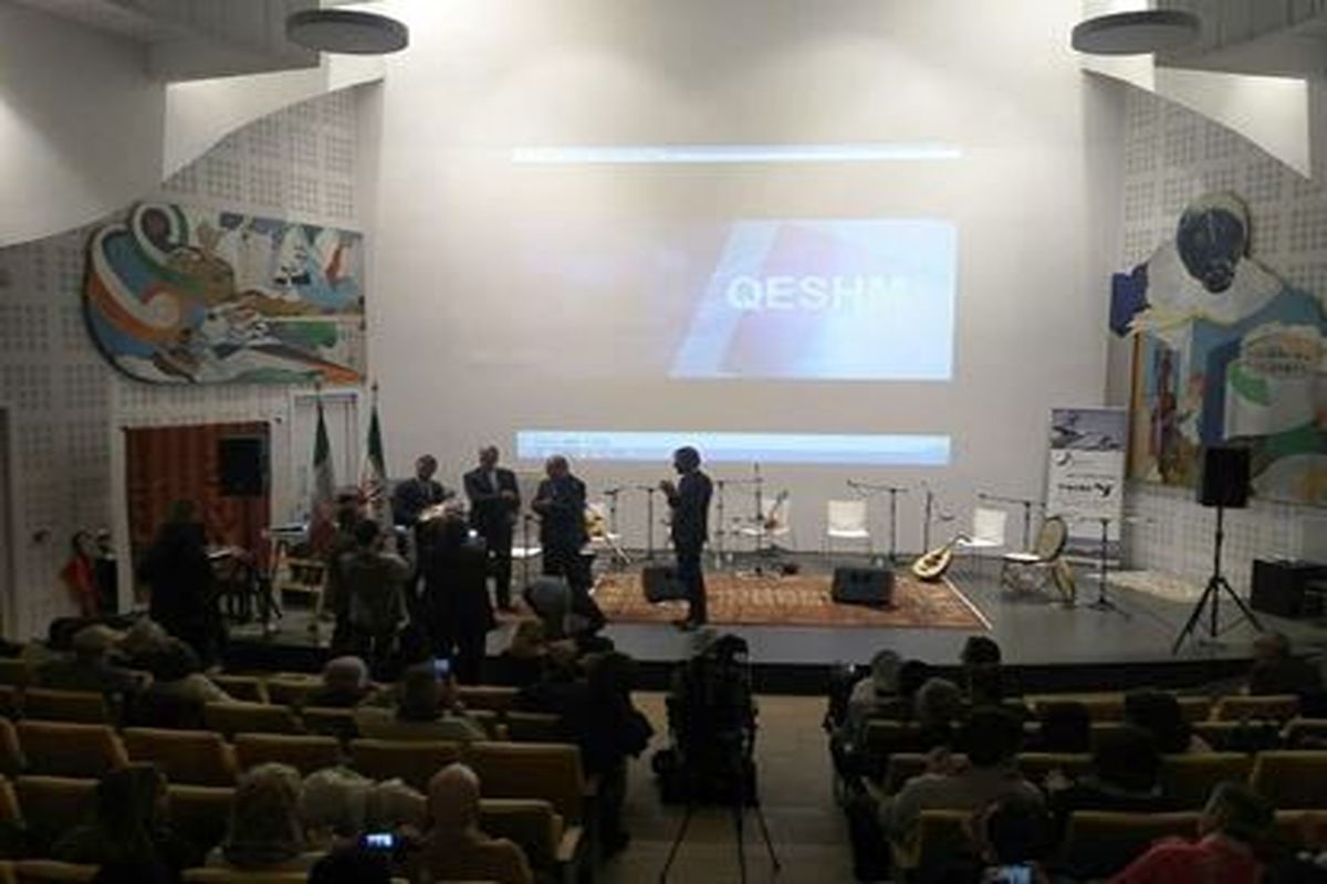 لوح خواهرخواندگی قشم و ویمودرون ایتالیا رونمایی شد