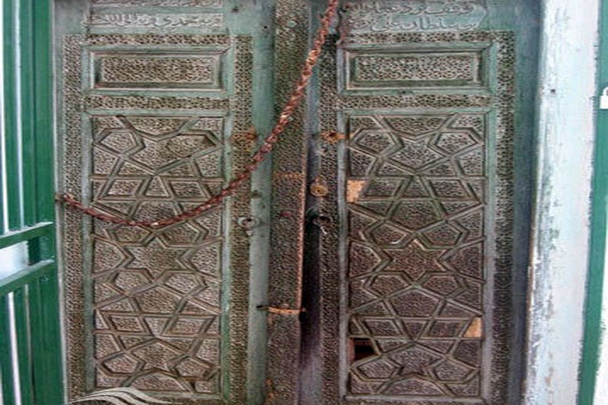 کشف و ضبط در چوبی تاریخی مسجدسید محمدیه نایین