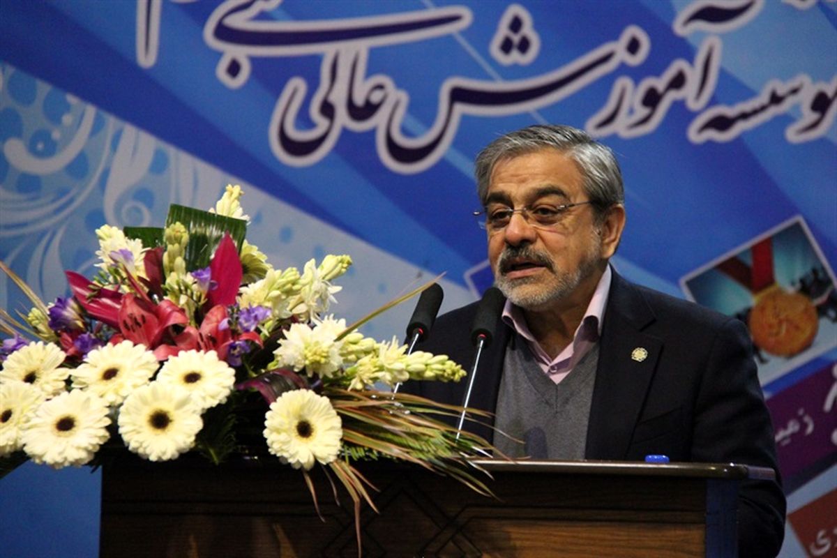 چهارمین دوره جشنواره برگزیدگان دانشجوئی در تبریز برگزار شد
