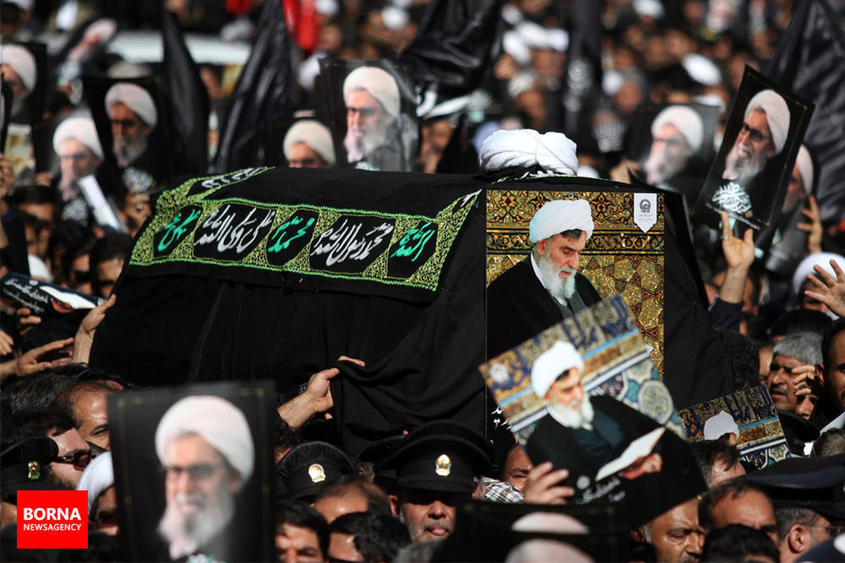 اشک های رهبری و رییس جمهوری هنگام دفن آیت الله واعظ طبسی/ ببینید