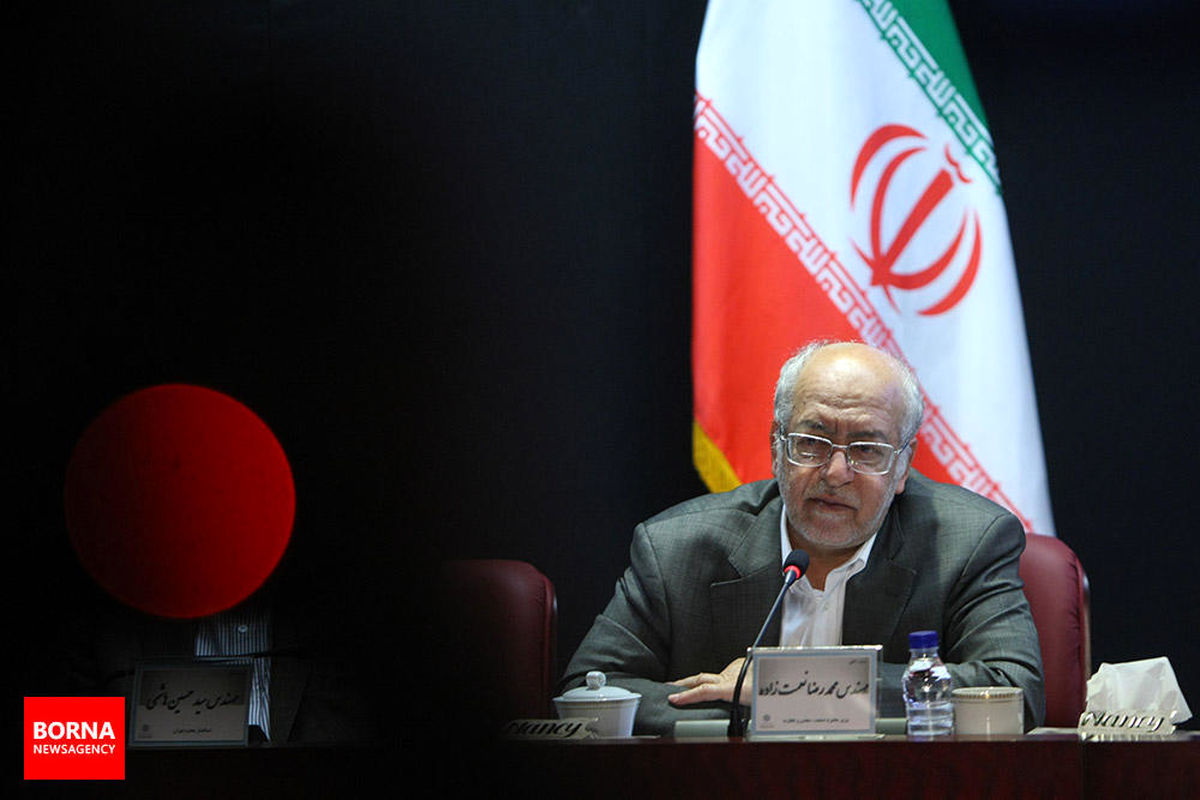وزیر صنعت از شرکت فولاد آلیاژی ایران در استان یزد بازدید کرد