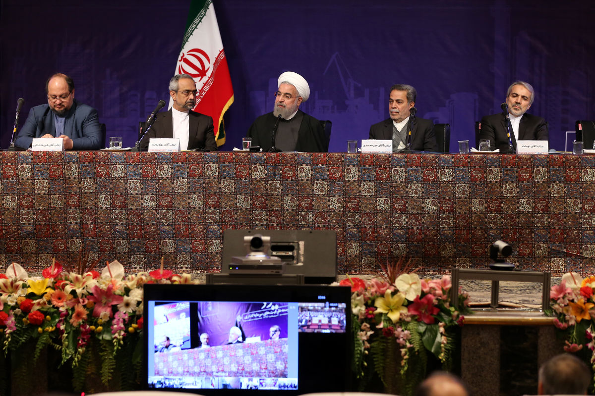 دکتر روحانی:  ۲.۵ میلیارد دلار فردی که محکوم به اعدام شده، کجا رفته و چه کسانی از او برای انجام چنین کاری حمایت کردند