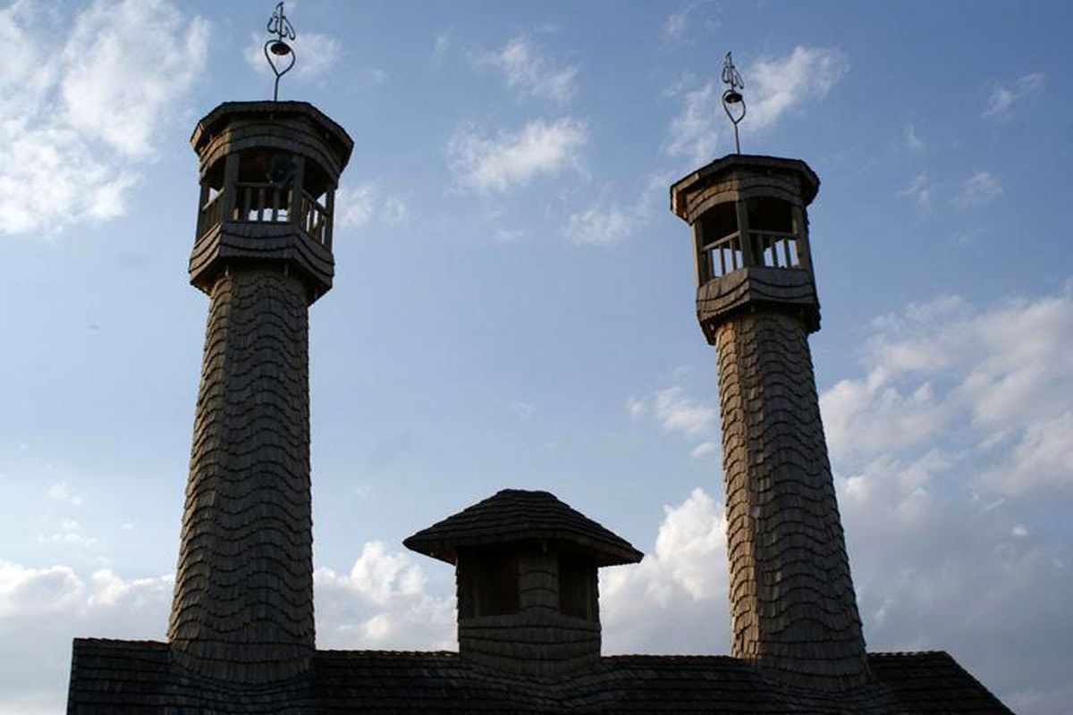 نخستین مسجد چوبی جهان در مستند «سپیدار»