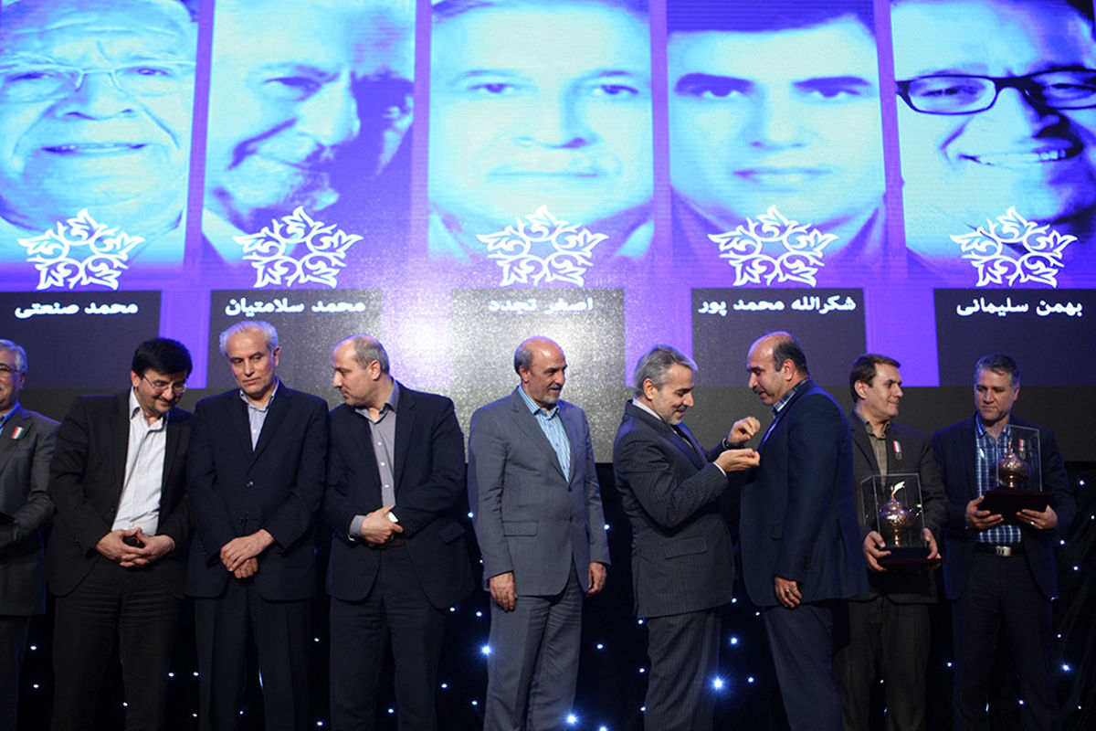 فارس استان برتر در زمینه خیرین ورزش یار کشور /تجلیل از مدیرکل ورزش و جوانان استان