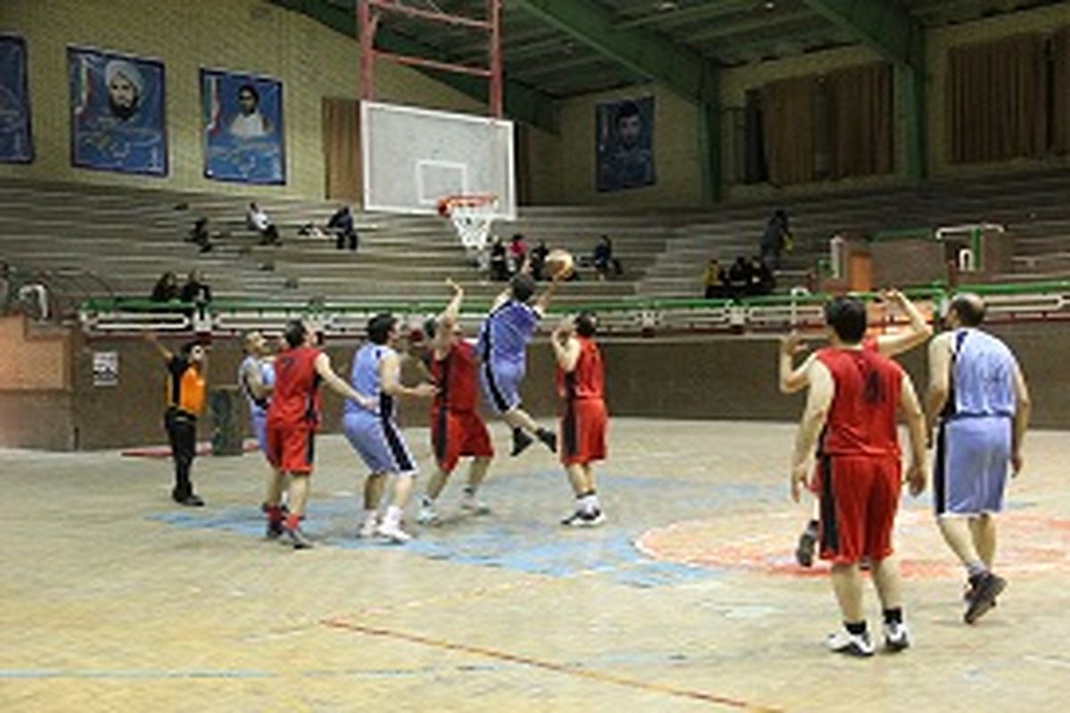مسابقات بسکتبال (جام فجر) در زاهدان برگزار شد