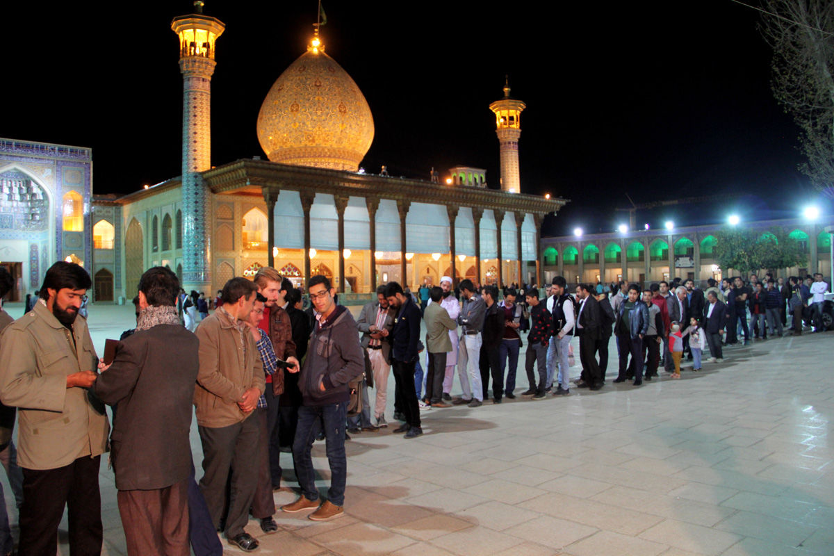 حضور پرشور مردم شیراز درانتخابات/ ببینید