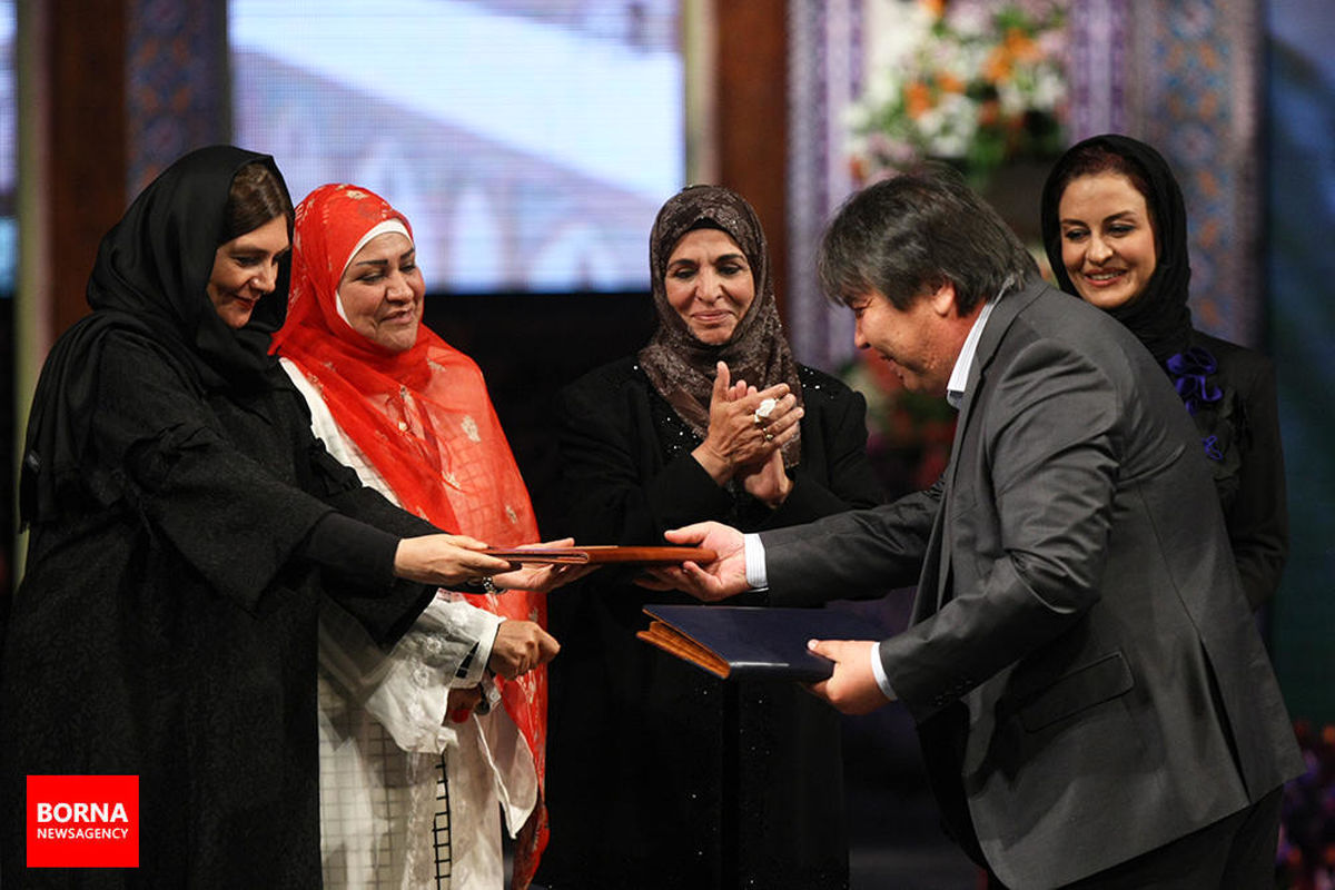 جایزه ویژه جشنواره فیلم فجر پنج بانوی مسلمان / سخنان شیوای بازیگر لبنانی به زبان فارسی