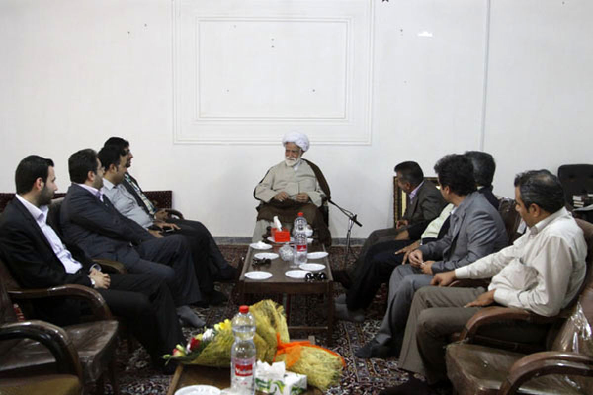اعضای شورای اسلامی بندرعباس با نماینده ولی فقیه در هرمزگان دیدار کردند