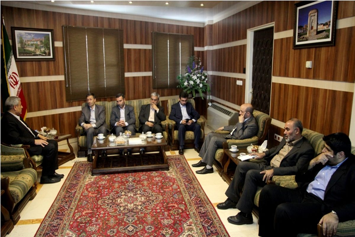 رئیس کمیته امداد امام خمینی (ره) با استاندار آذربایجان غربی دیدار و گفتگو کرد