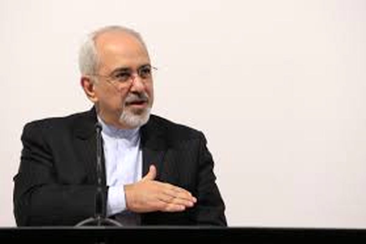 ظریف در فایننشال‌تایمز: ایران آماده عقد توافقی منصفانه و متوازن است/ مردم با زور از عزتشان نمی‌گذرند