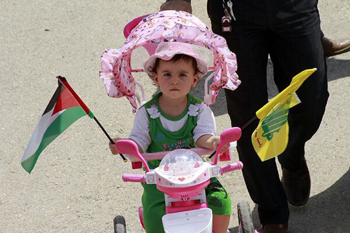 حجت الاسلام چراغی پور:  پرچم فلسطین در بین راهپیمایان ایلامی پخش شد