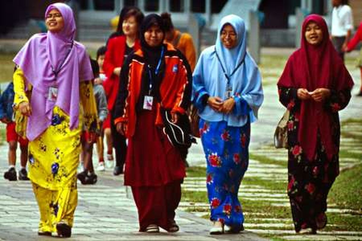 زنان بدحجاب مالزی در ماه رمضان یک سال زندانی می شوند