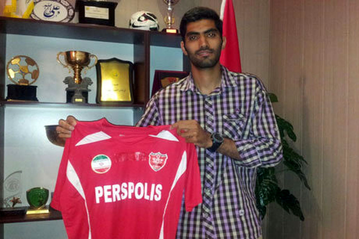 انصاری هم آبی هم قرمز