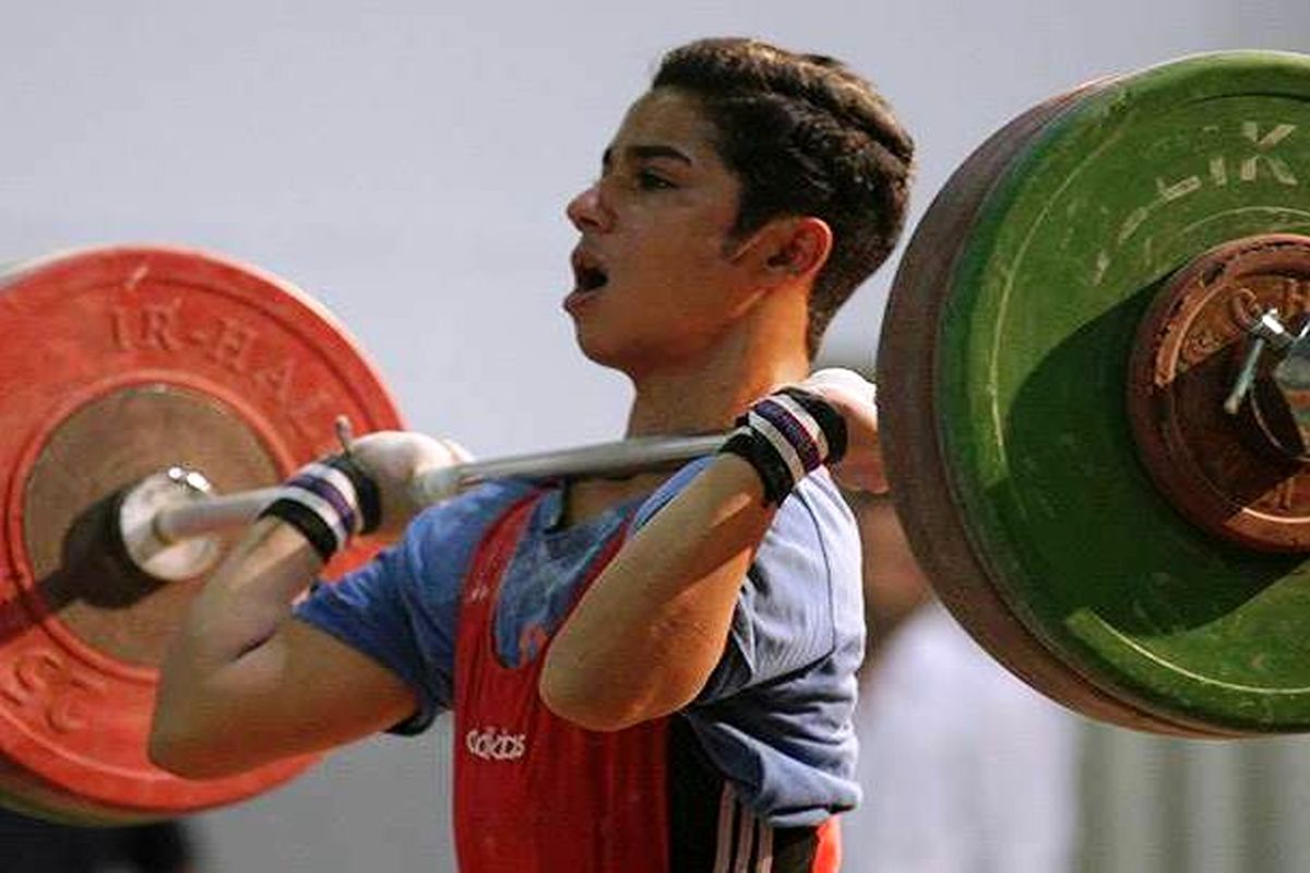 مسابقات وزنه برداری قهرمانی نوجوانان کشور در قزوین آغاز شد