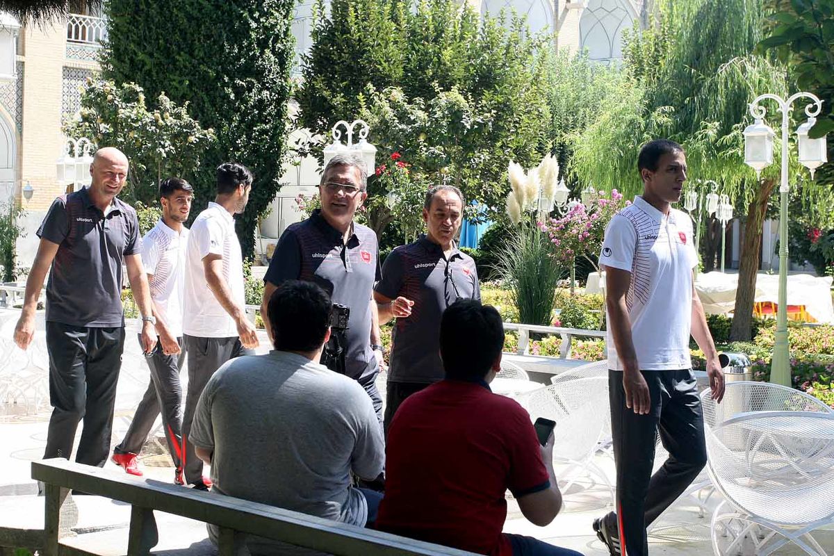 کاروان سرخپوشان بامداد جمعه به تهران رسید