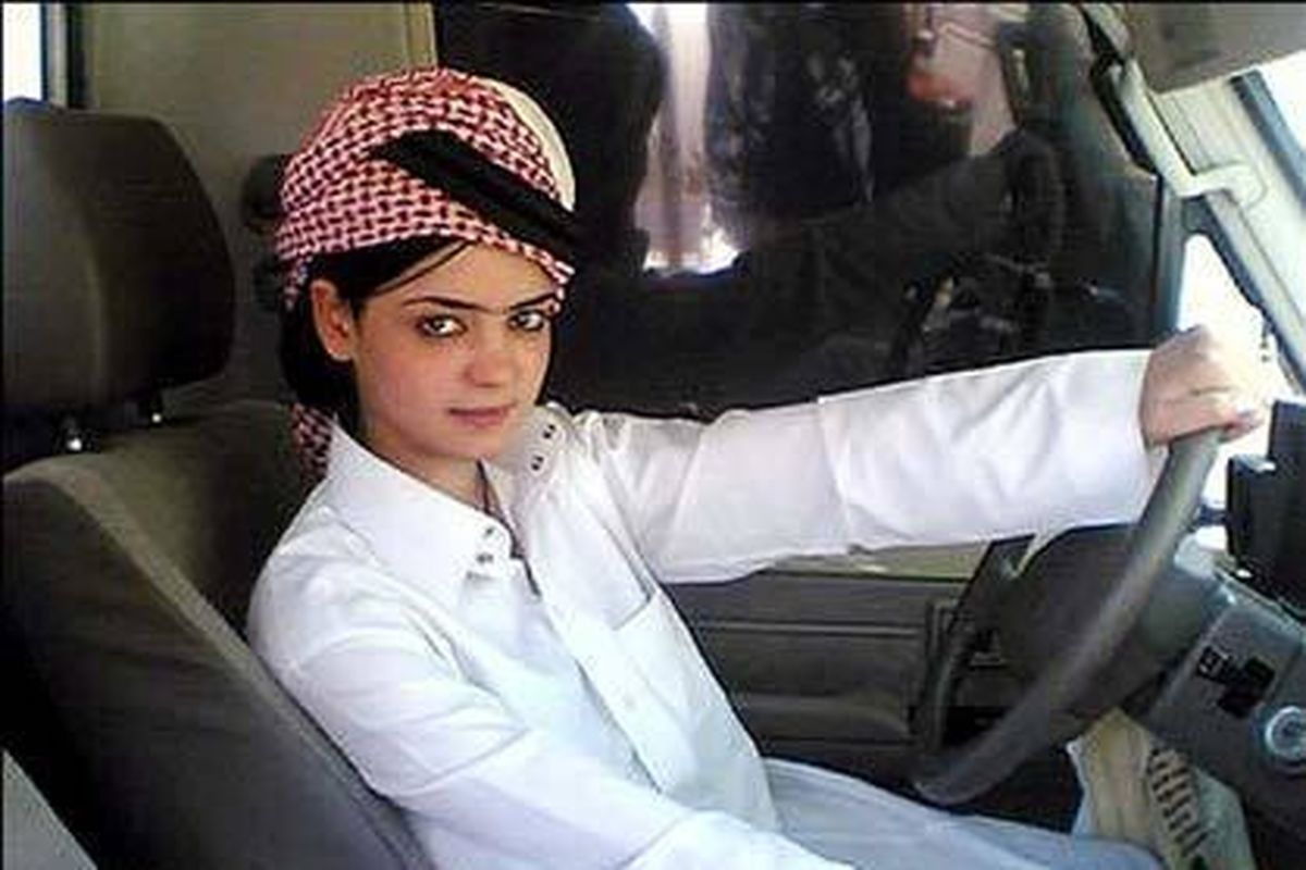 شگرد عجیب زنان عربستان برای رانندگی+ تصاویر