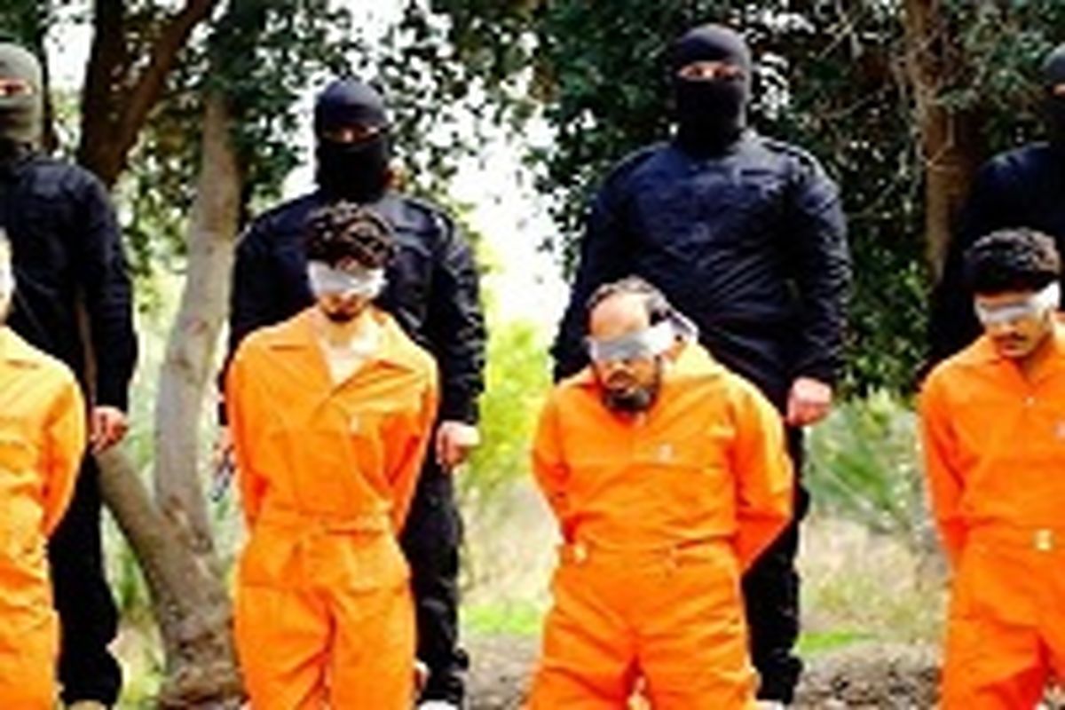 زنده‌ سوزی به دست داعش/ عکس ۱۸+