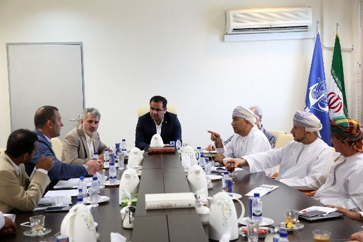 تمایل تجار عمان به ورود در بازار حمل و نقل دریایی ایران