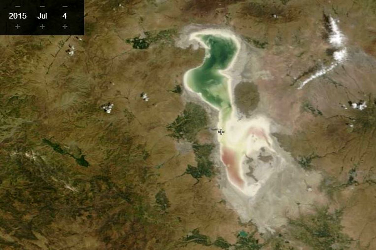 خشکی دریاچه ارومیه منطقه آذربایجان را بیابانی می کند