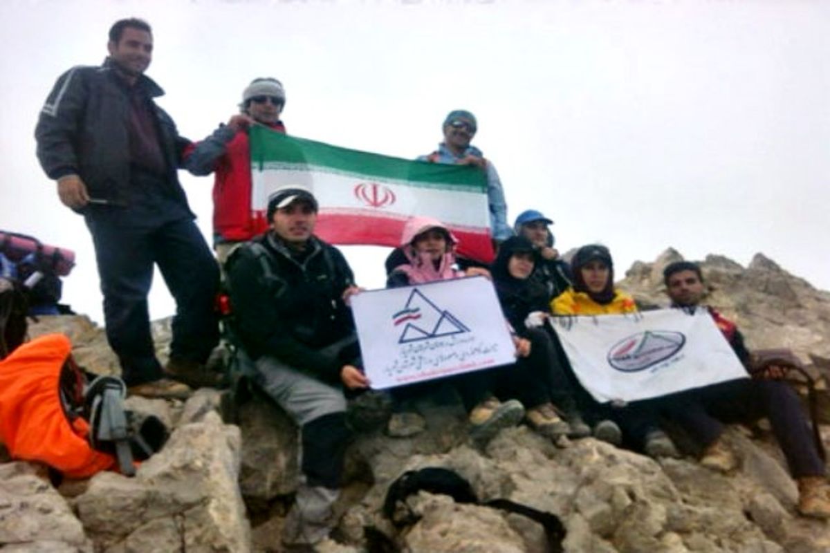 گروه کوهنوردی شهریار به قله آزاد کوه صعود کرد
