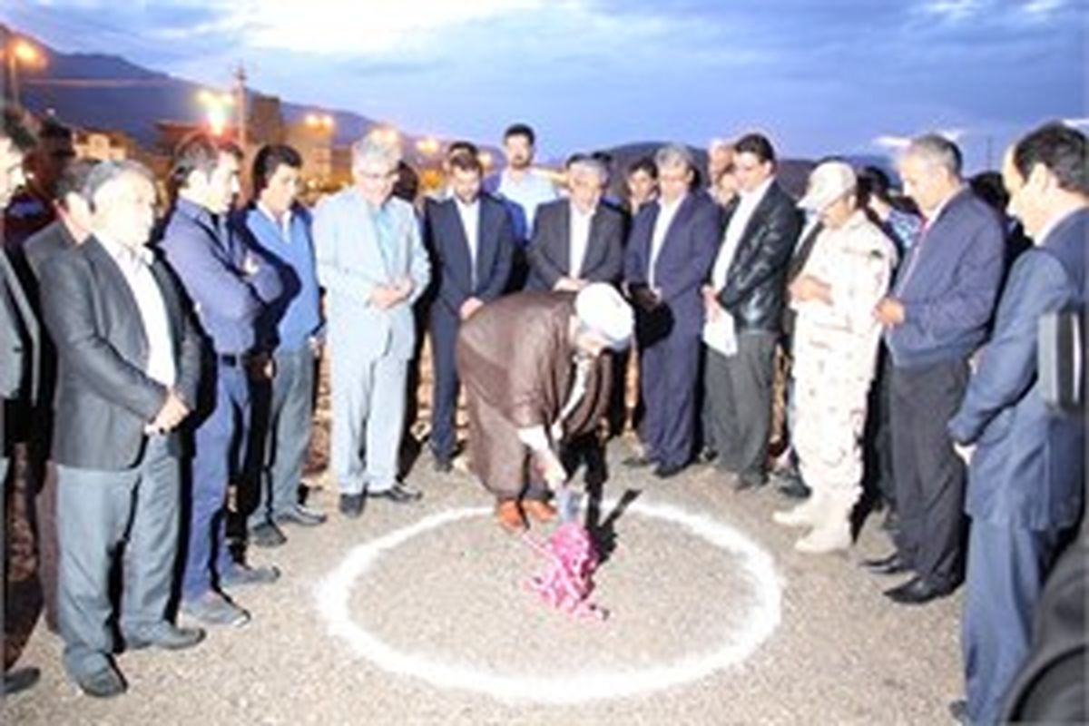 عملیات اجرایی پارک امام خمینی و نمایشگاه دائمی بین المللی در منطقه آزاد ماکو آغاز شد