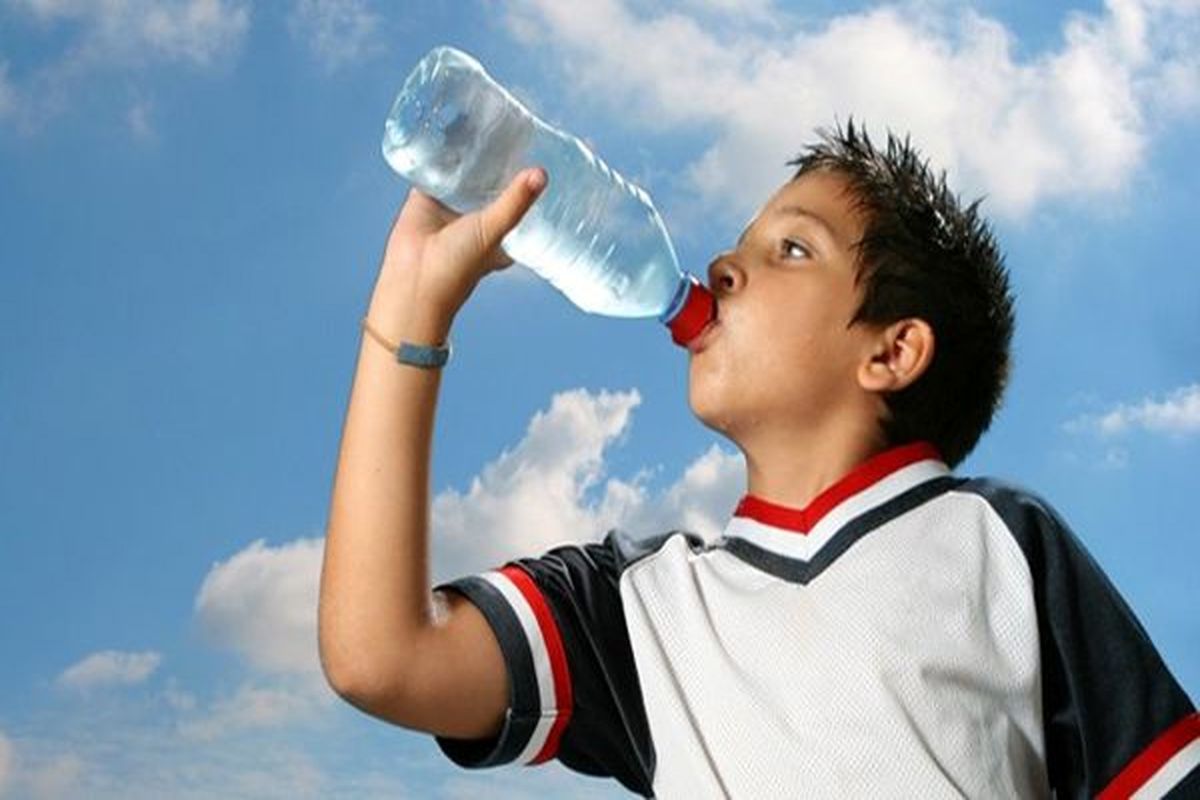 برای کاهش وزن قبل ازغذا یک بطری آب بنوشید