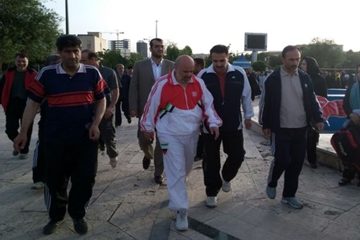 همایش ورزش صبحگاهی در بوستان الغدیر قزوین برگزار شد