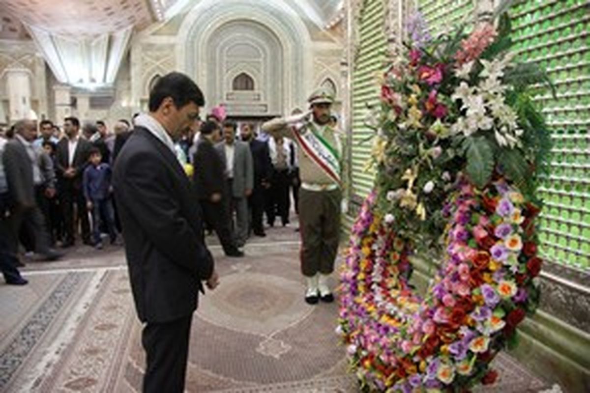 بیعت با امام راحل در گره گشایی از نیازمندان است