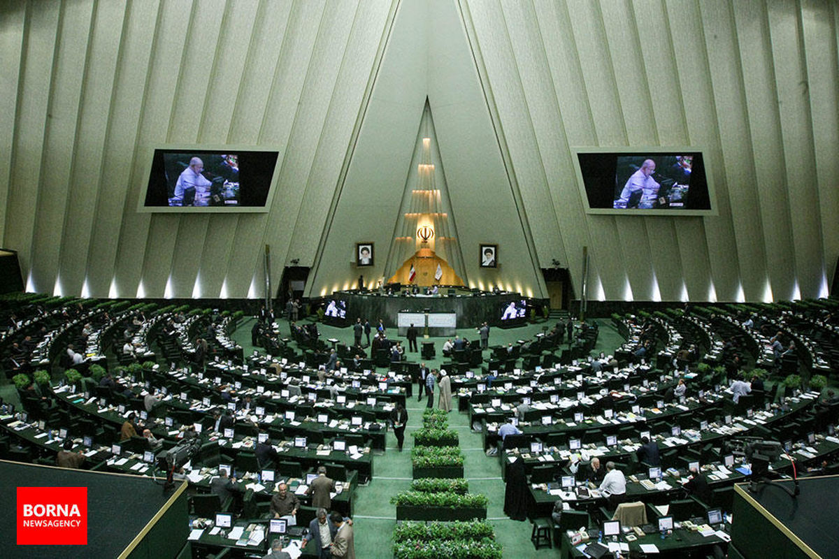 مجلس با مهلت یک ماهه استعفای مسئولان قبل از ثبت‌نام در انتخابات مخالفت کرد
