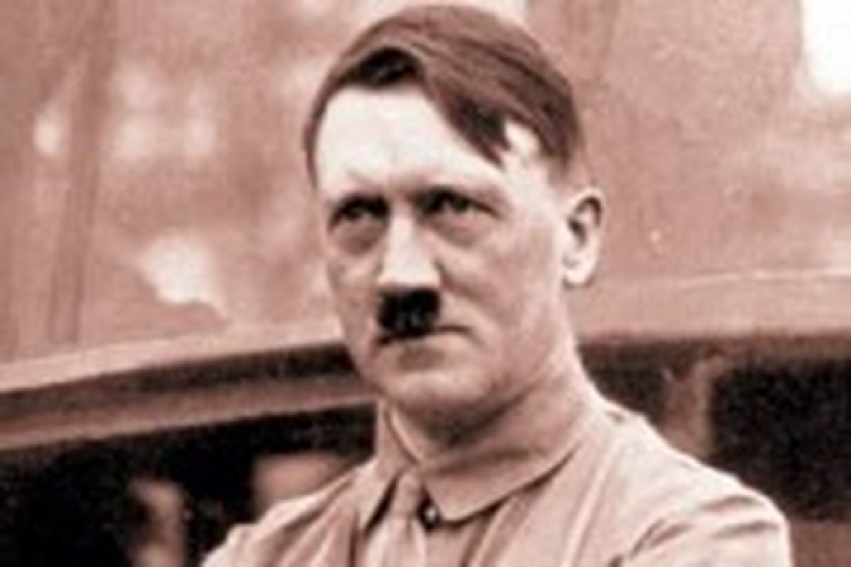 تنها مردی که از سلام نظامی ویژه نازی ها امتناع کرد/ عکس