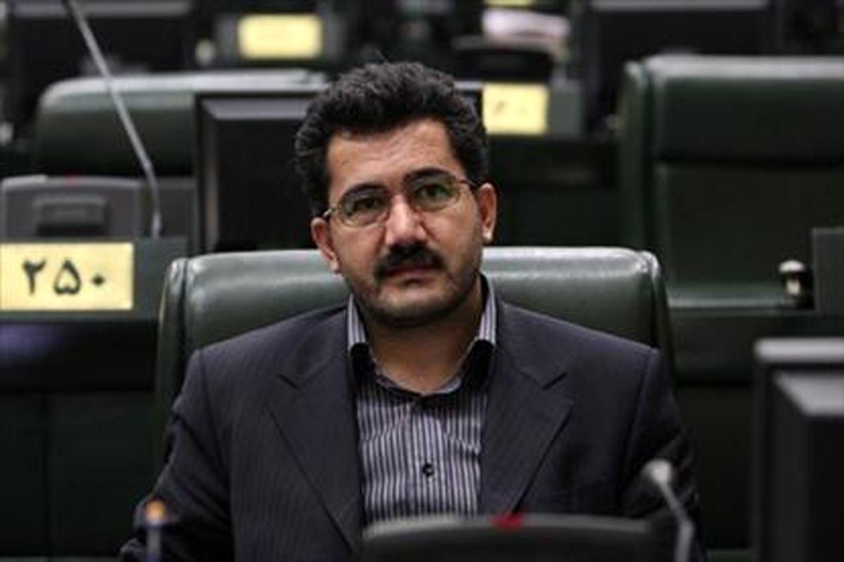 آذربایجان غربی درگیر جنگ‌های داخلی است/ یک متر هم ریل راه آهن نداریم/ براساس شاخص‌های زیربنایی جزء استان‌های آخر محسوب می‌شویم