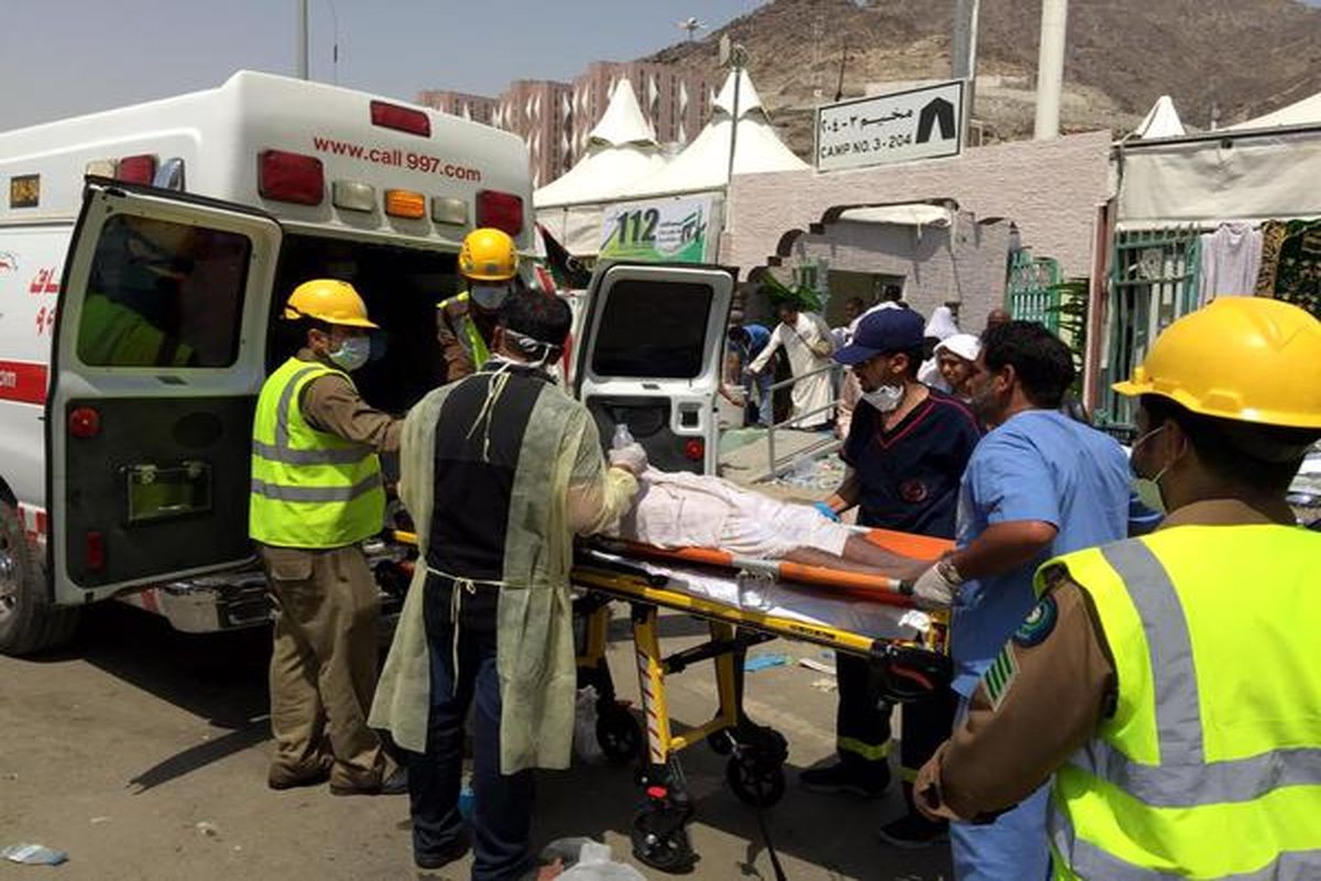 رئیس جمعیت هلال‌احمر از مجروحان بستری در بیمارستان‌های ایرانی و سعودی عیادت کرد