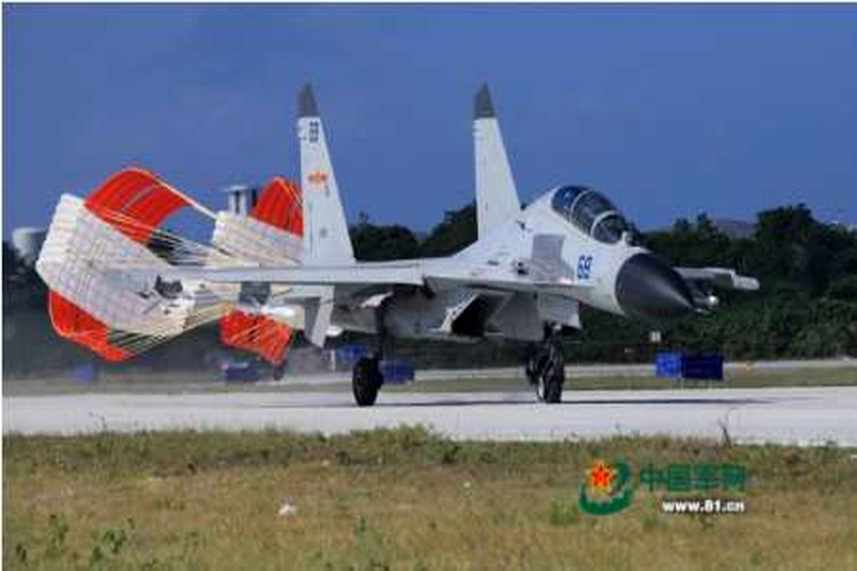 چین جنگنده های جی ۱۱ خود را در جزایر دریای جنوبی مستقر کرد