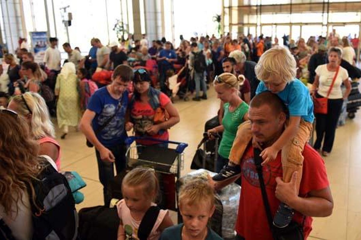 هزاران گردشگر انگلیسی سرگردان در فرودگاه شرم الشیخ