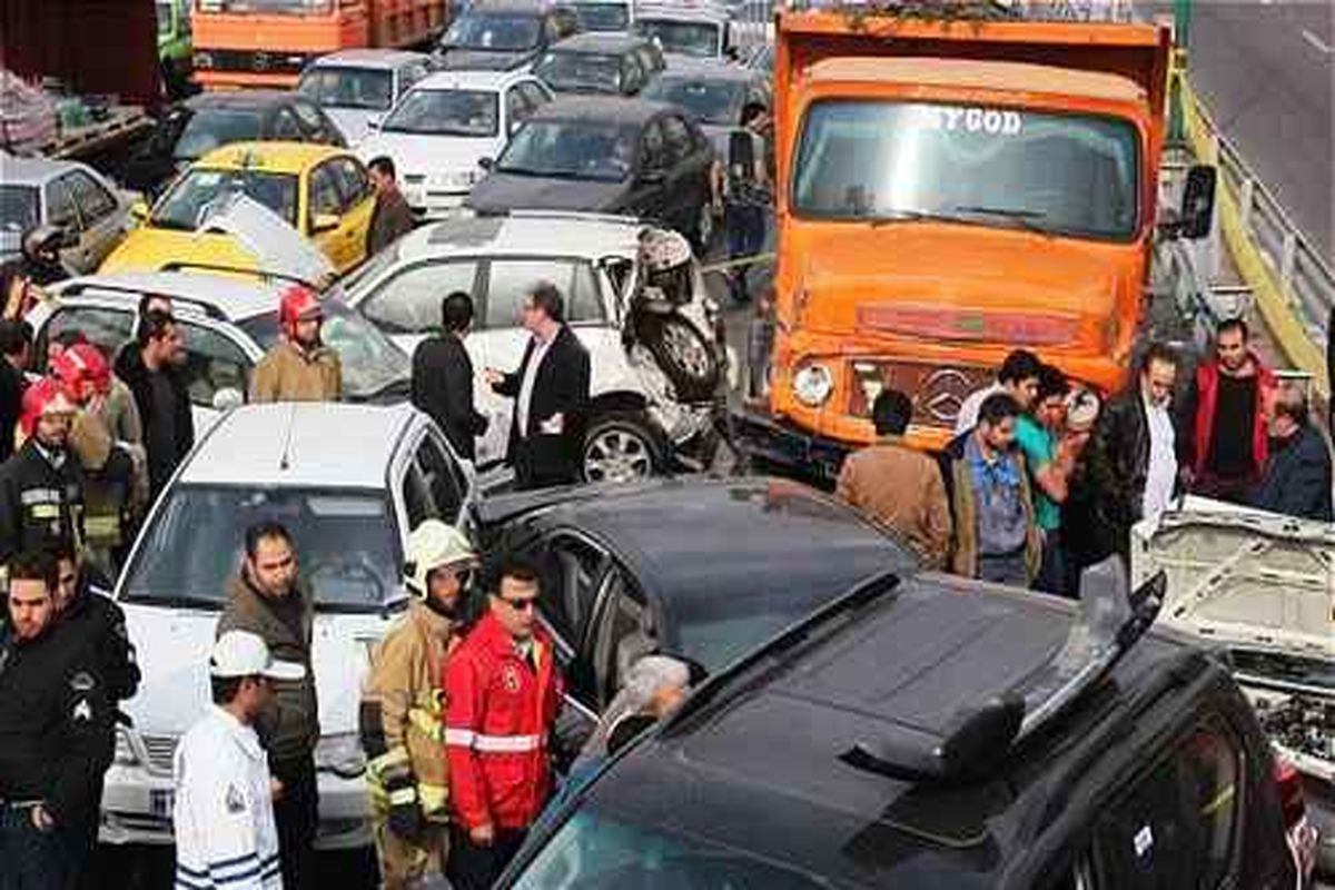 برخورد۲۰۰دستگاه خودرو در آزادراه قزوین_کرج