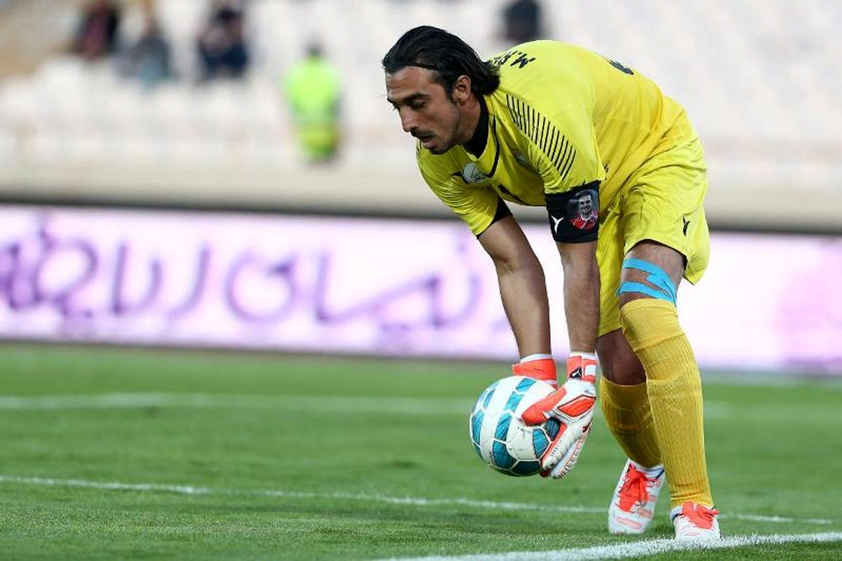 تشویق کاپیتان در دقیقه ۲۴/ رحمتی عقاب شد