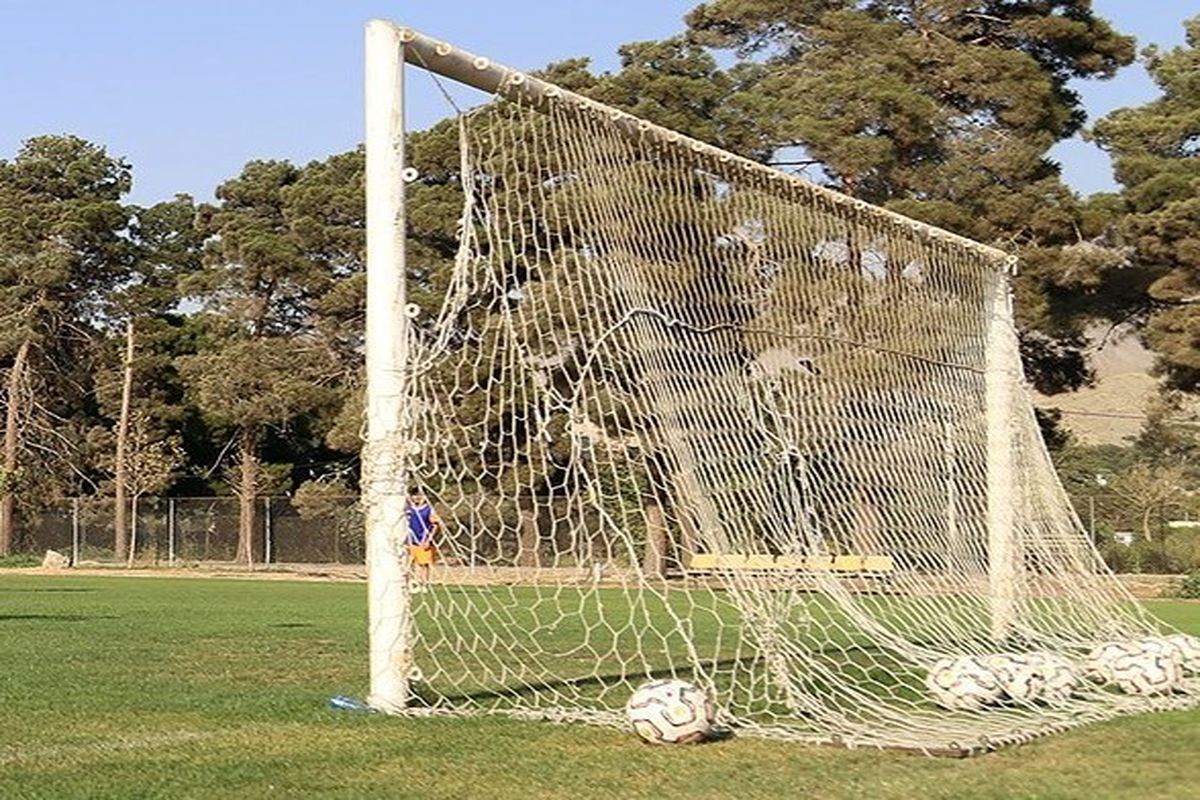 هیچ تیمی پولدار نیست