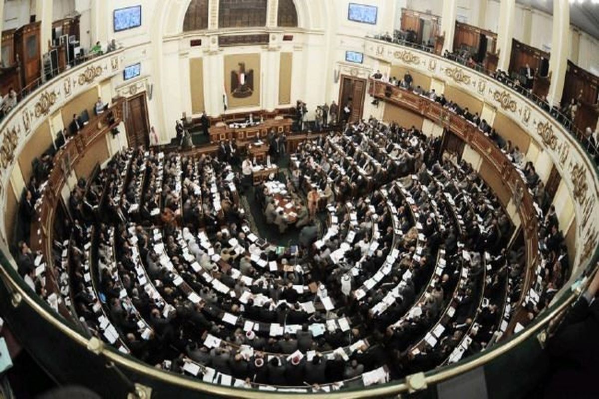 حضور چشمگیر نظامیان در پارلمان و افزایش نگرانی‌ها