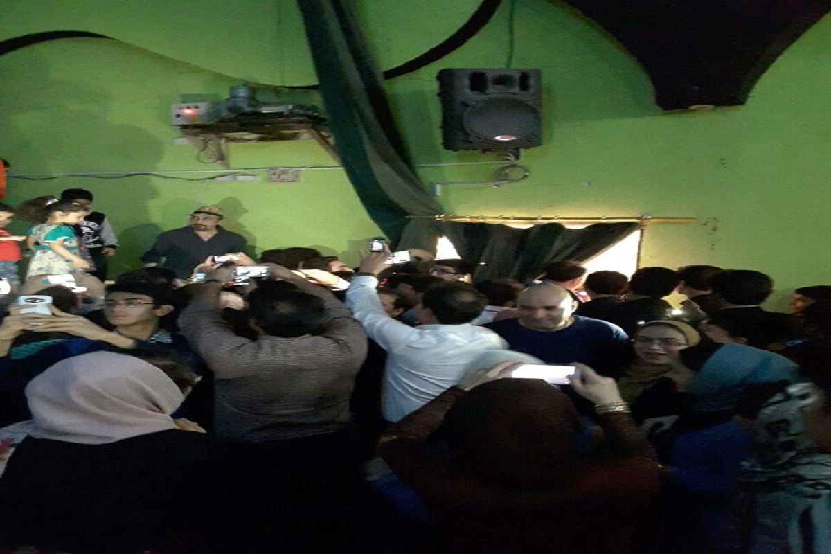 ازدحام مخاطبان سینما پیروزی مشهد برای دیدن رضاعطاران و من سالوادور نیستم