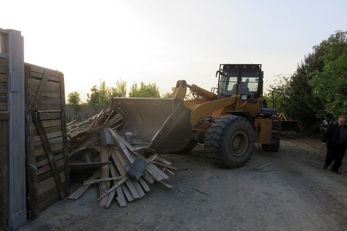 تخریب ساخت و سازهای غیر مجاز در بخش آفتاب و احیا و آزاد سازی اراضی کشاورزی