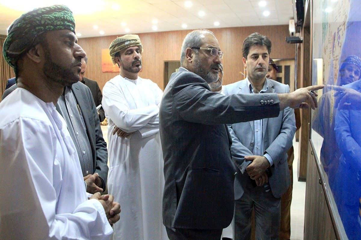 فعالان اقتصادی عمان و قشم گوش به زنگ باشند