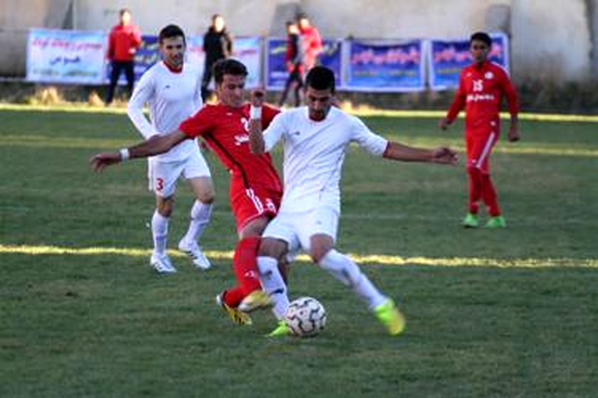مصاف رهپویان رضوانشهر و سپیدرود رشت در لیگ دسته دوم فوتبال کشور